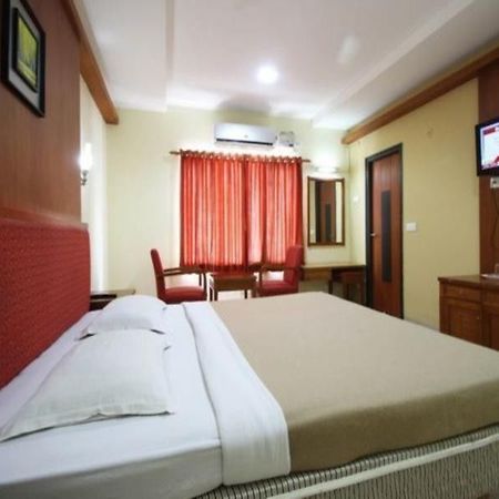 Hotel PL A Residencia Trichy Tiruchirappalli Exterior foto