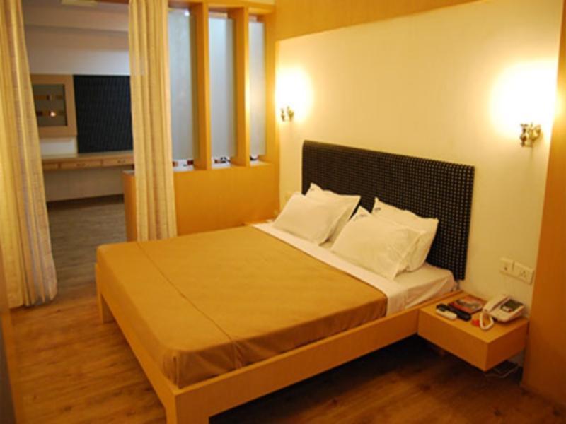 Hotel PL A Residencia Trichy Tiruchirappalli Exterior foto